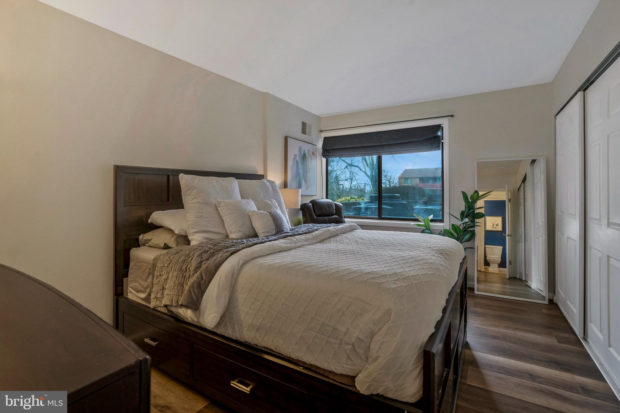 6433 Richmond HIGHWAY Unit: 101