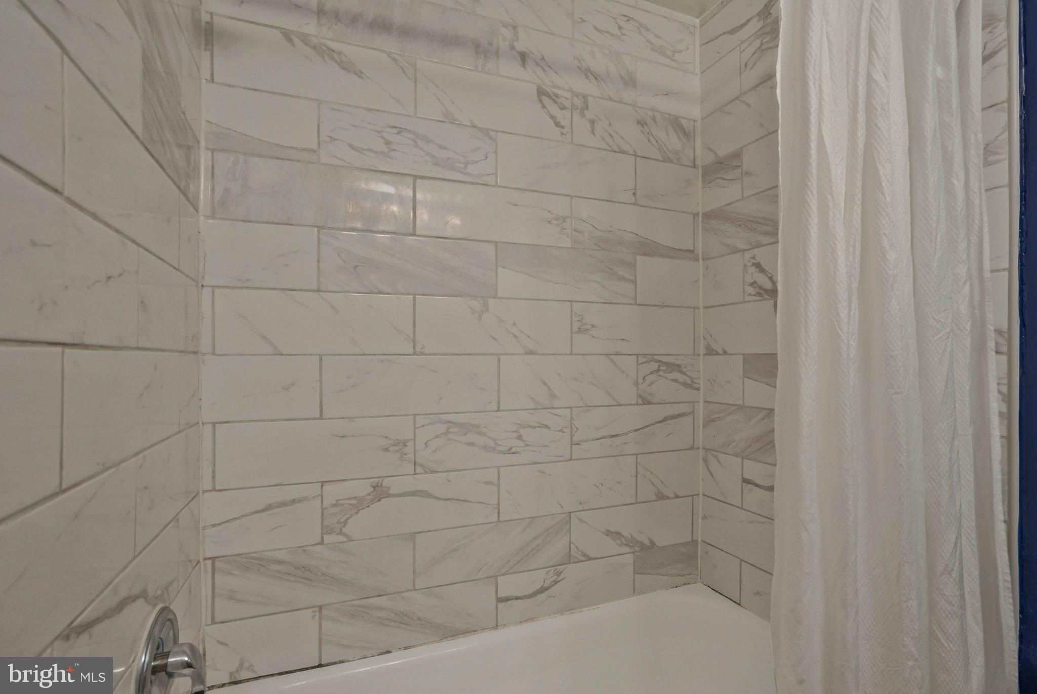 6433 Richmond HIGHWAY Unit: 101