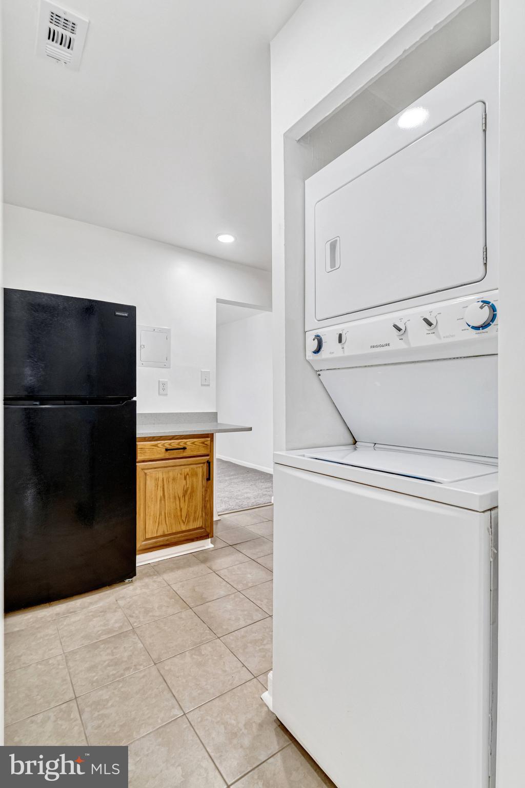 1429 Northgate SQUARE Unit: 1429-31C