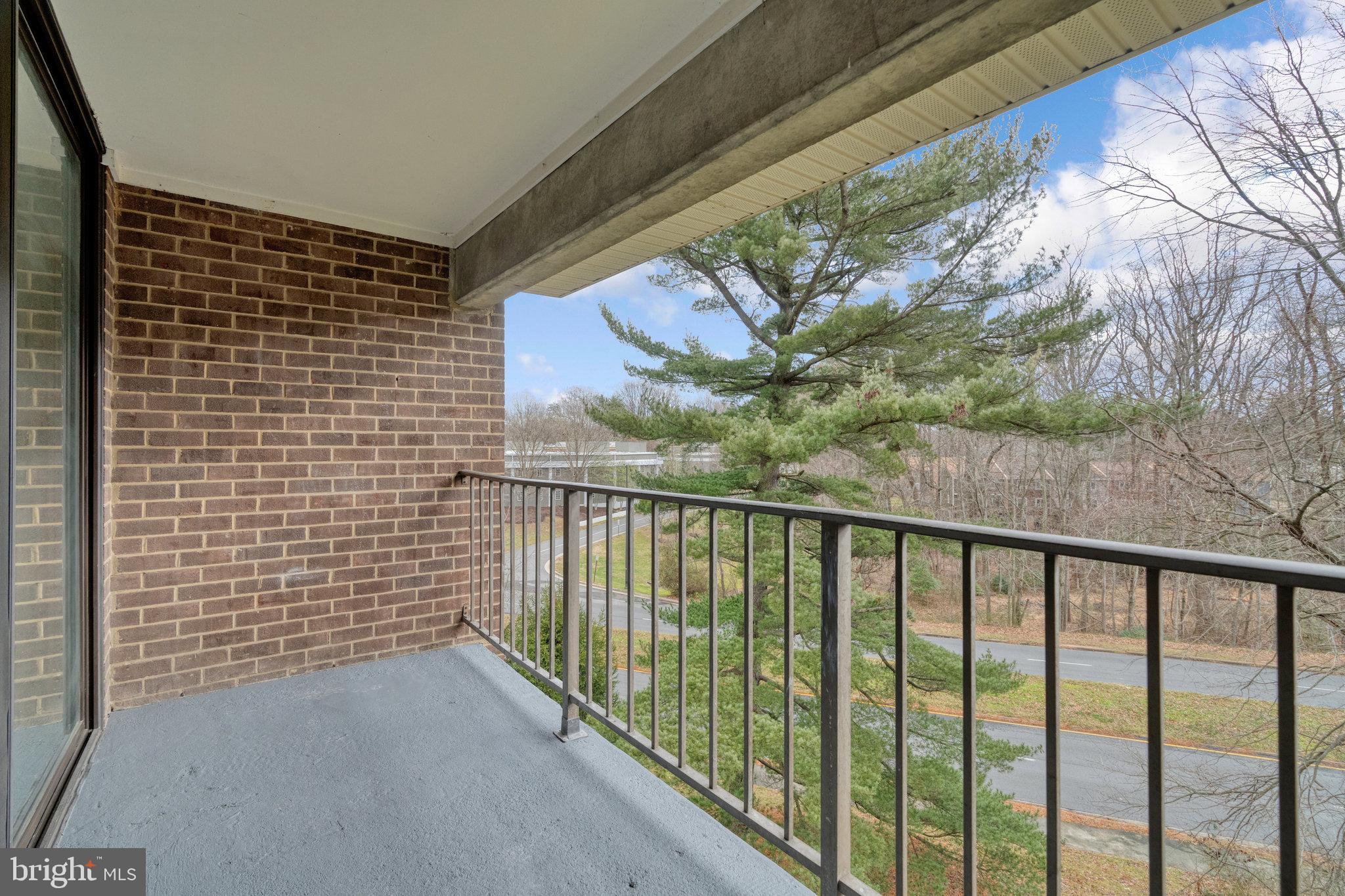 1429 Northgate SQUARE Unit: 1429-31C