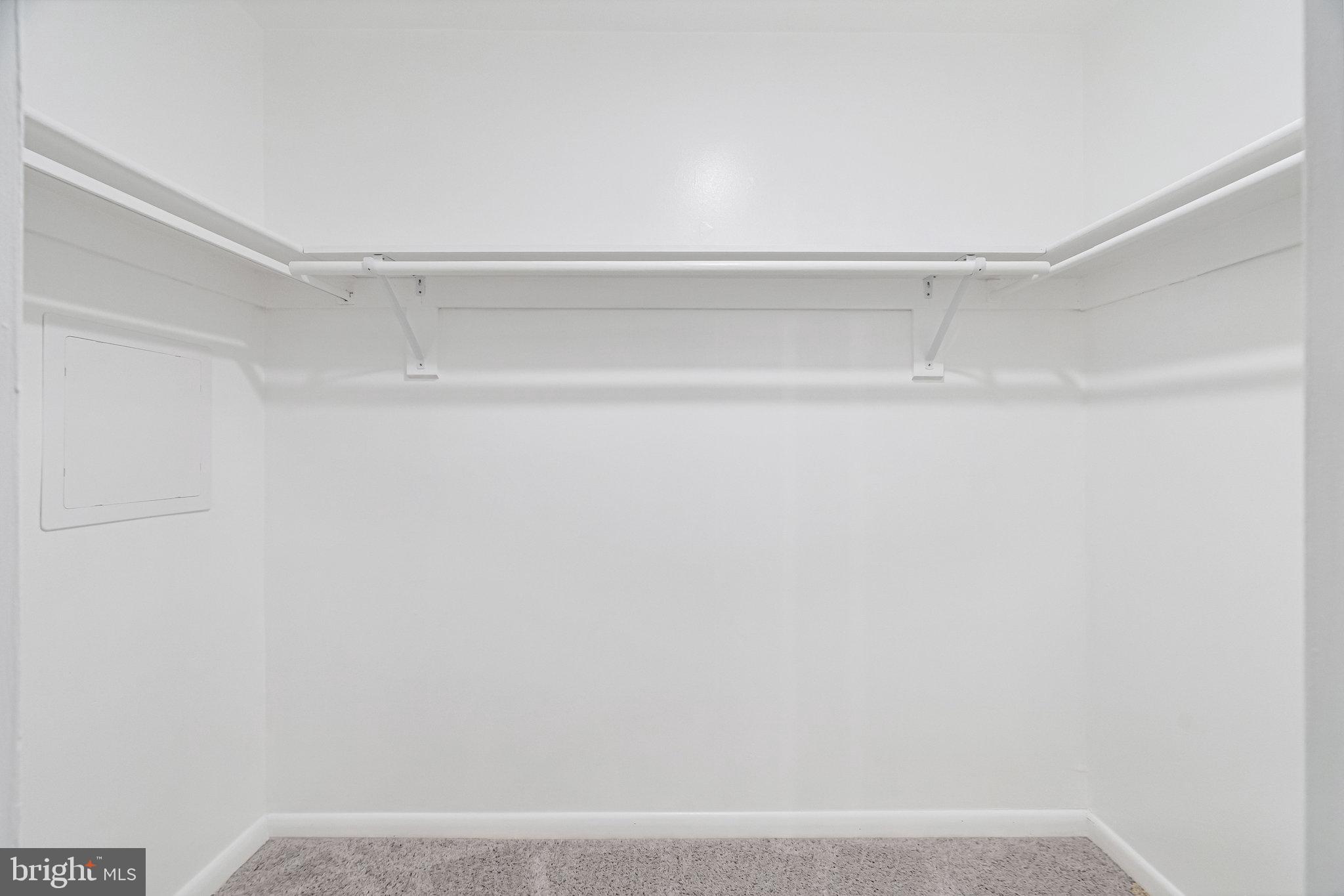 1429 Northgate SQUARE Unit: 1429-31C