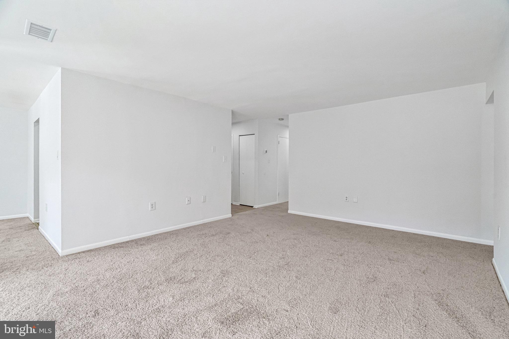 1429 Northgate SQUARE Unit: 1429-31C