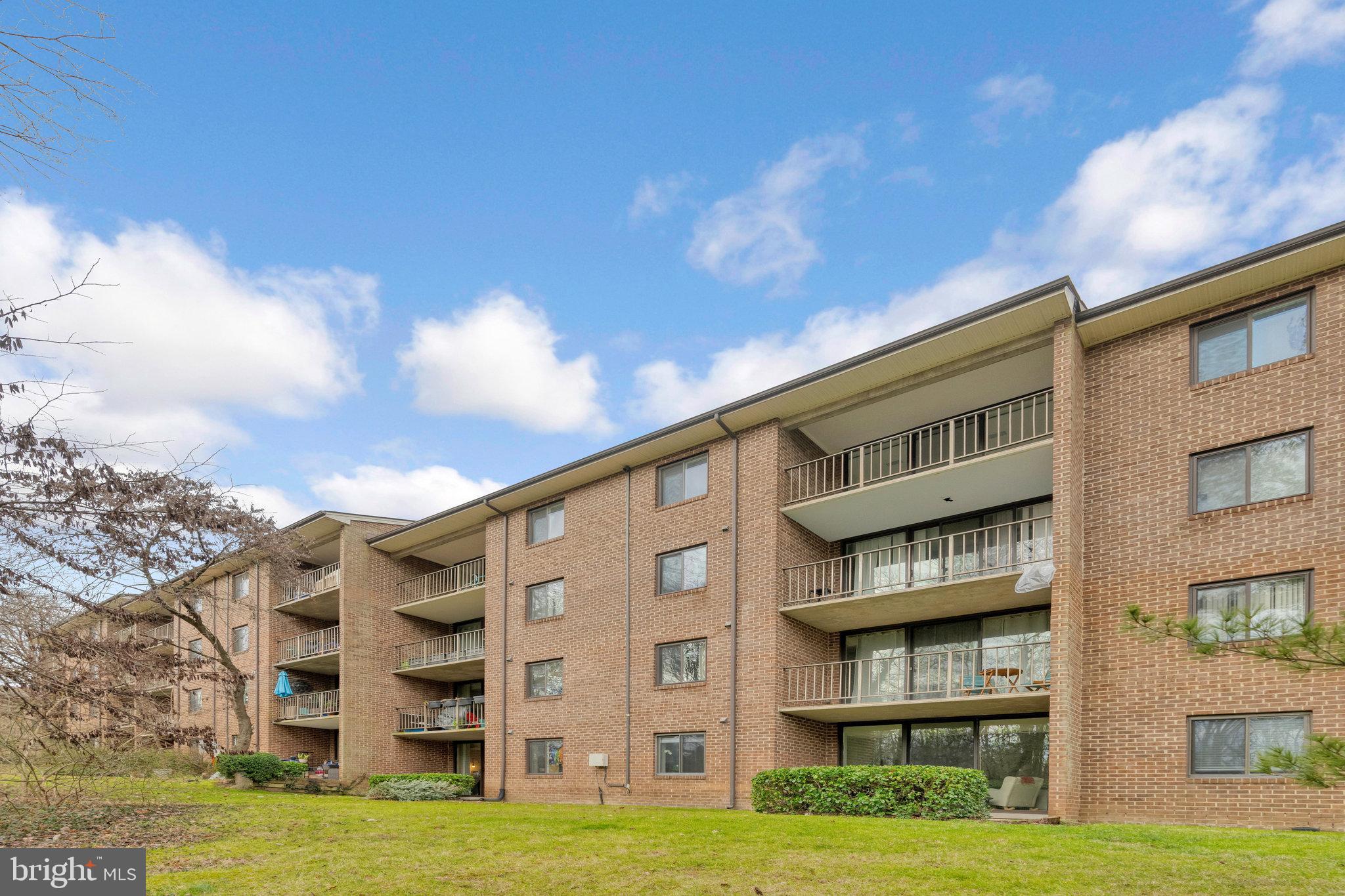 1429 Northgate SQUARE Unit: 1429-31C
