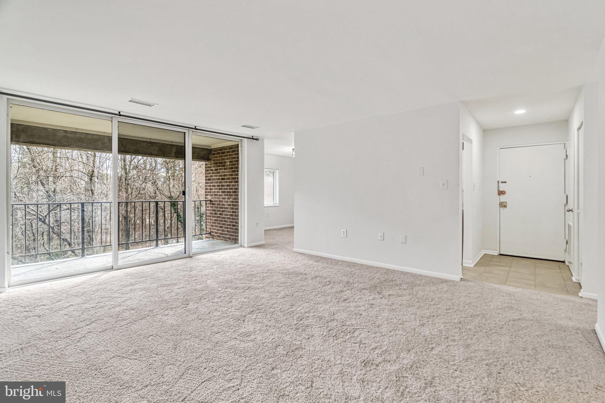 1429 Northgate SQUARE Unit: 1429-31C