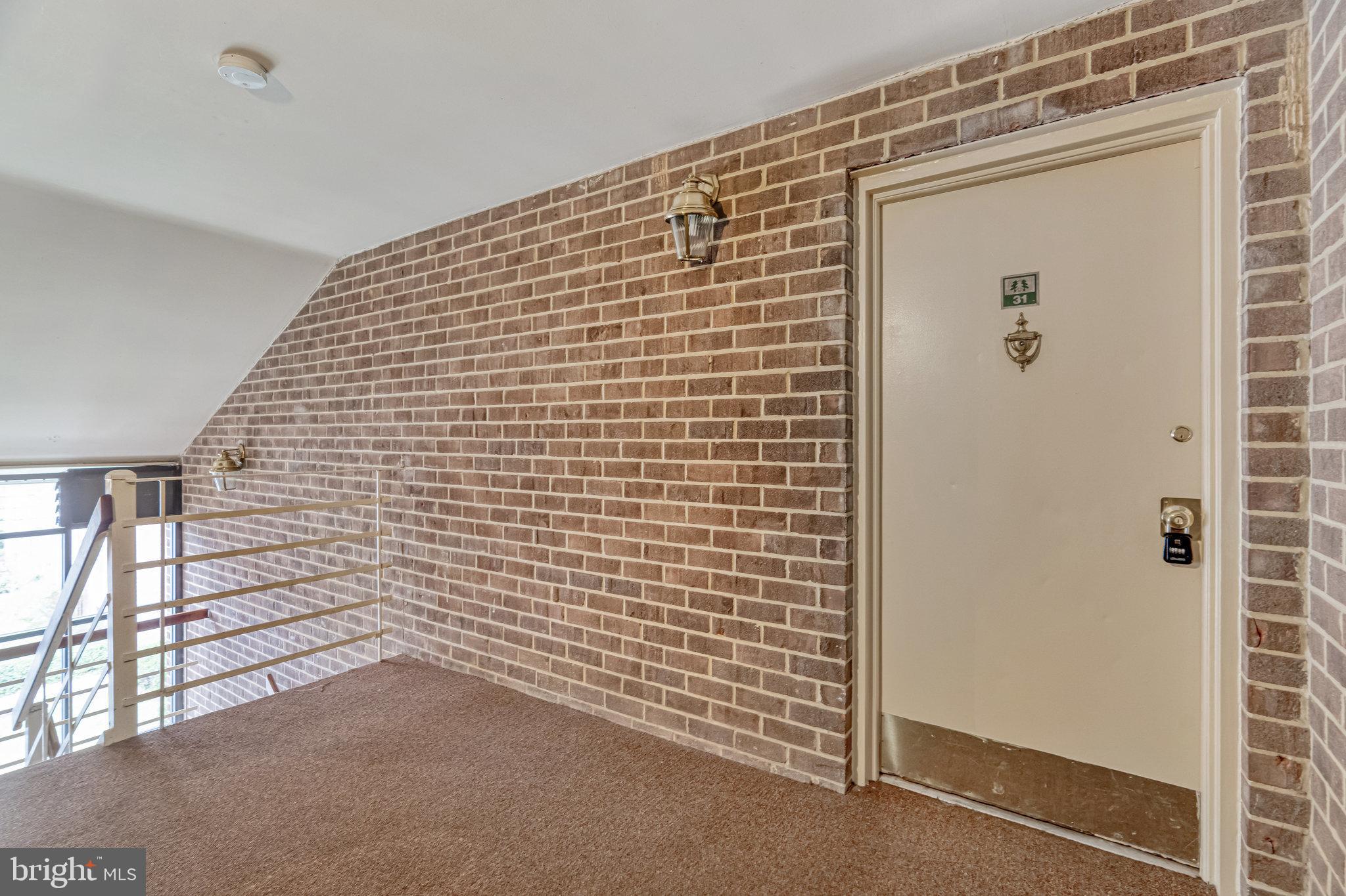 1429 Northgate SQUARE Unit: 1429-31C
