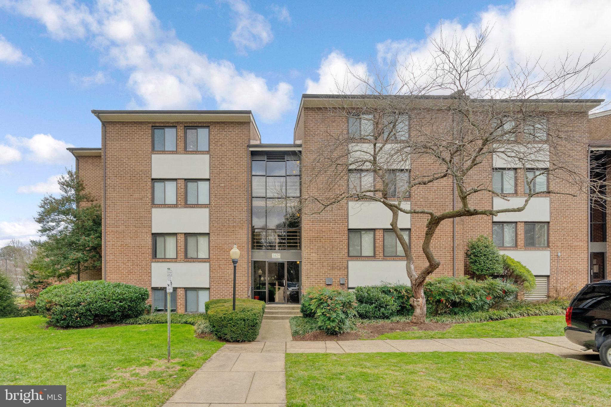 1429 Northgate SQUARE Unit: 1429-31C