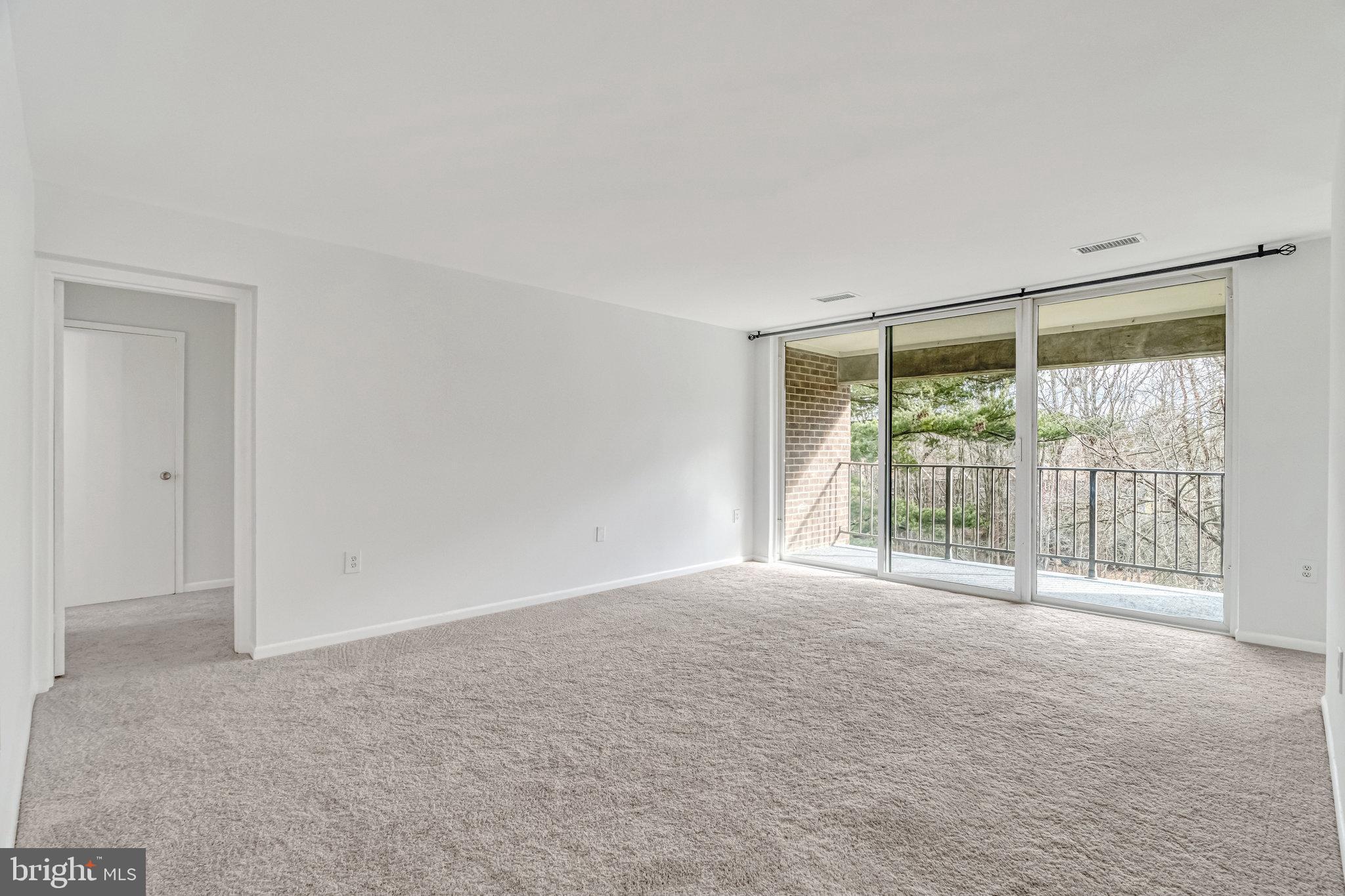 1429 Northgate SQUARE Unit: 1429-31C