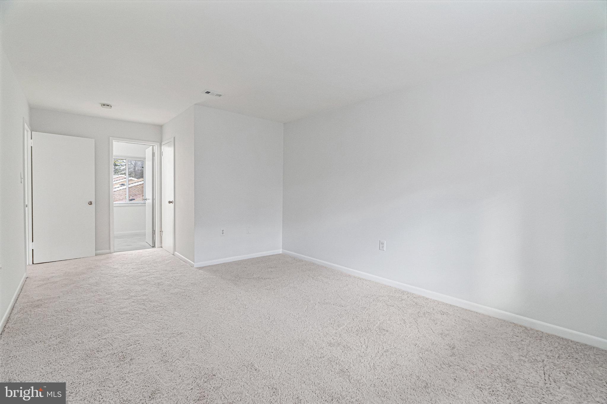 1429 Northgate SQUARE Unit: 1429-31C