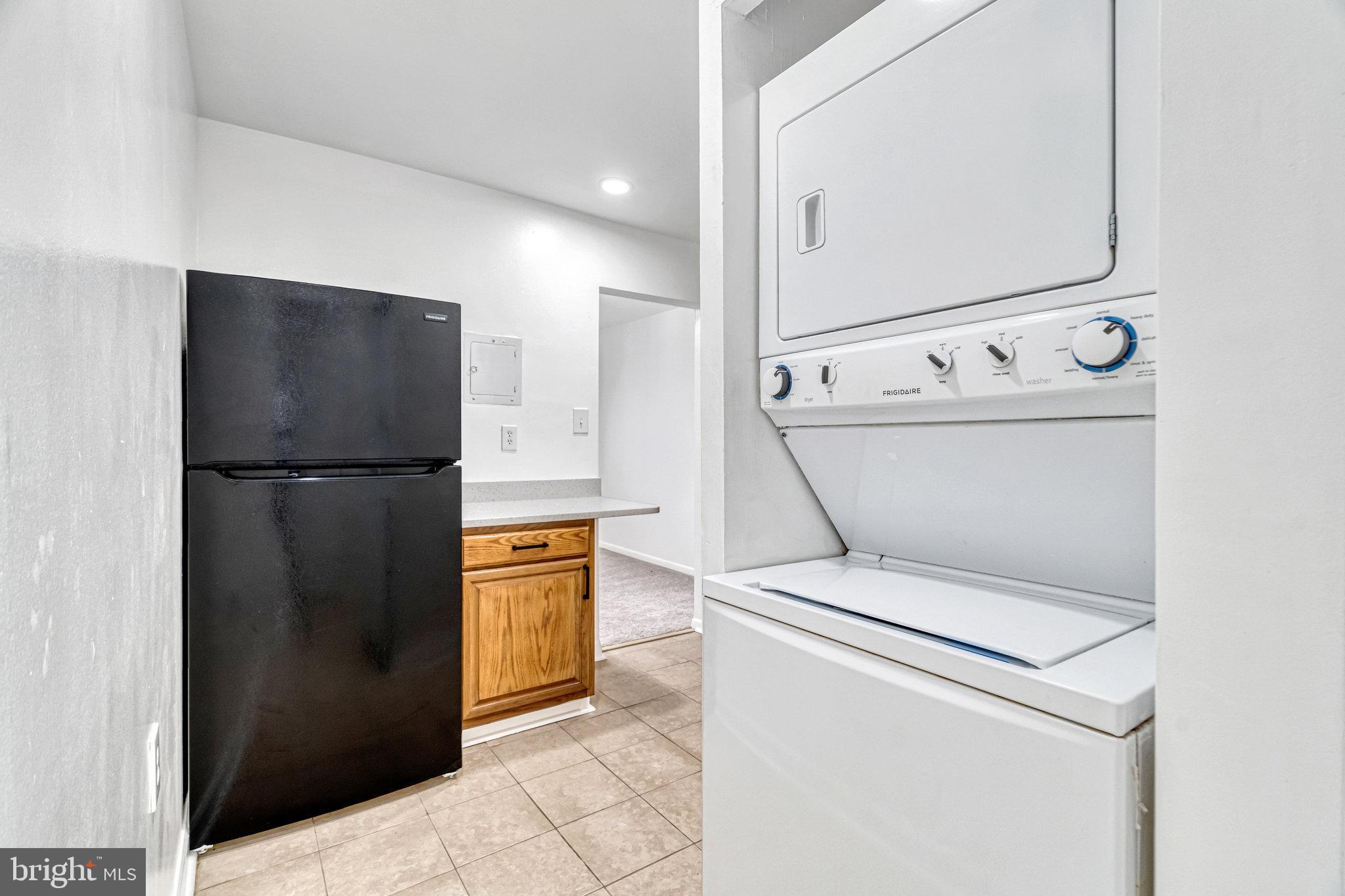 1429 Northgate SQUARE Unit: 1429-31C