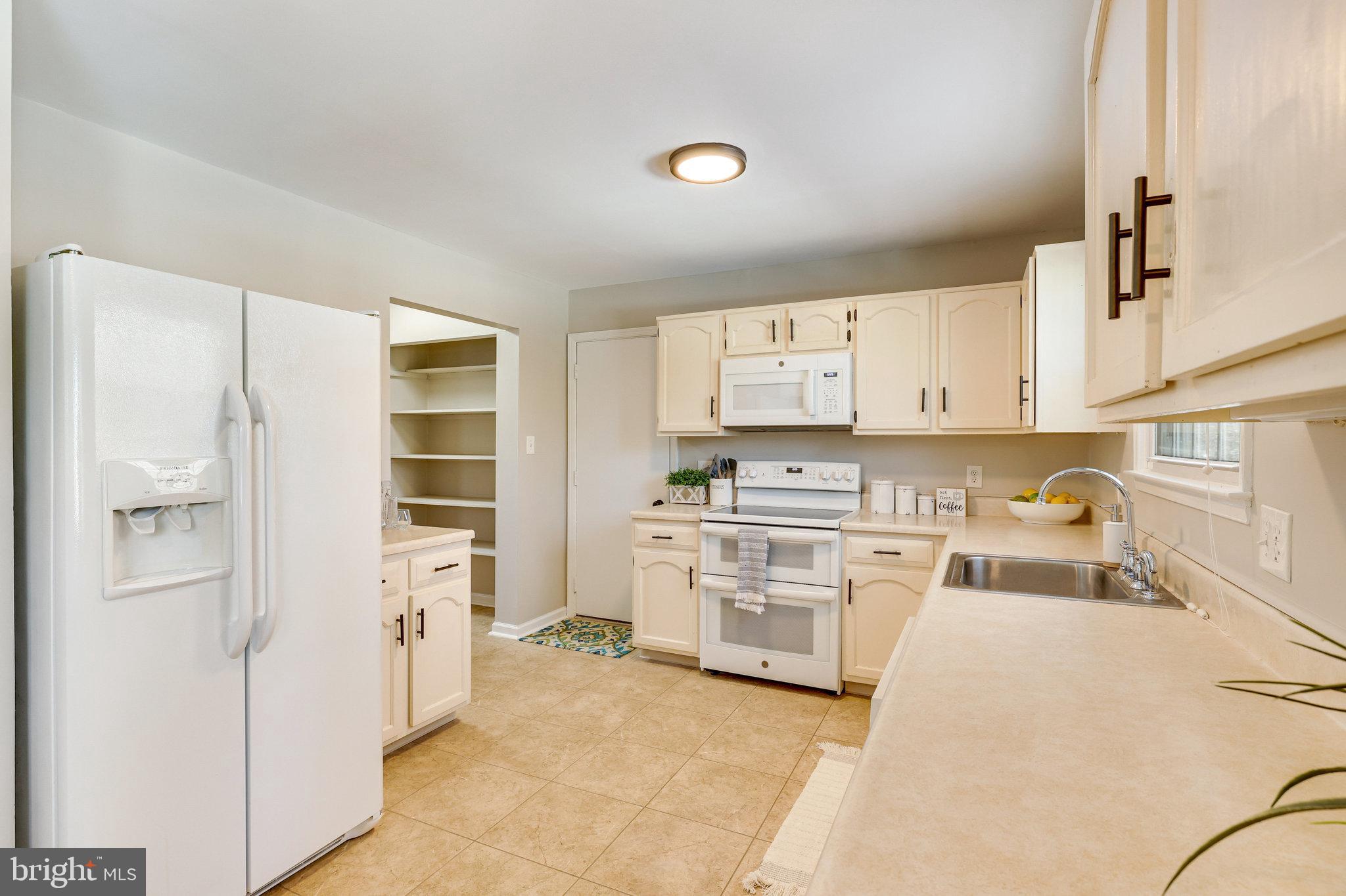 10302 Collingham DRIVE