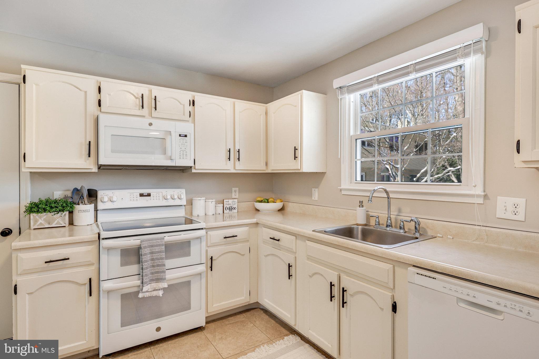 10302 Collingham DRIVE
