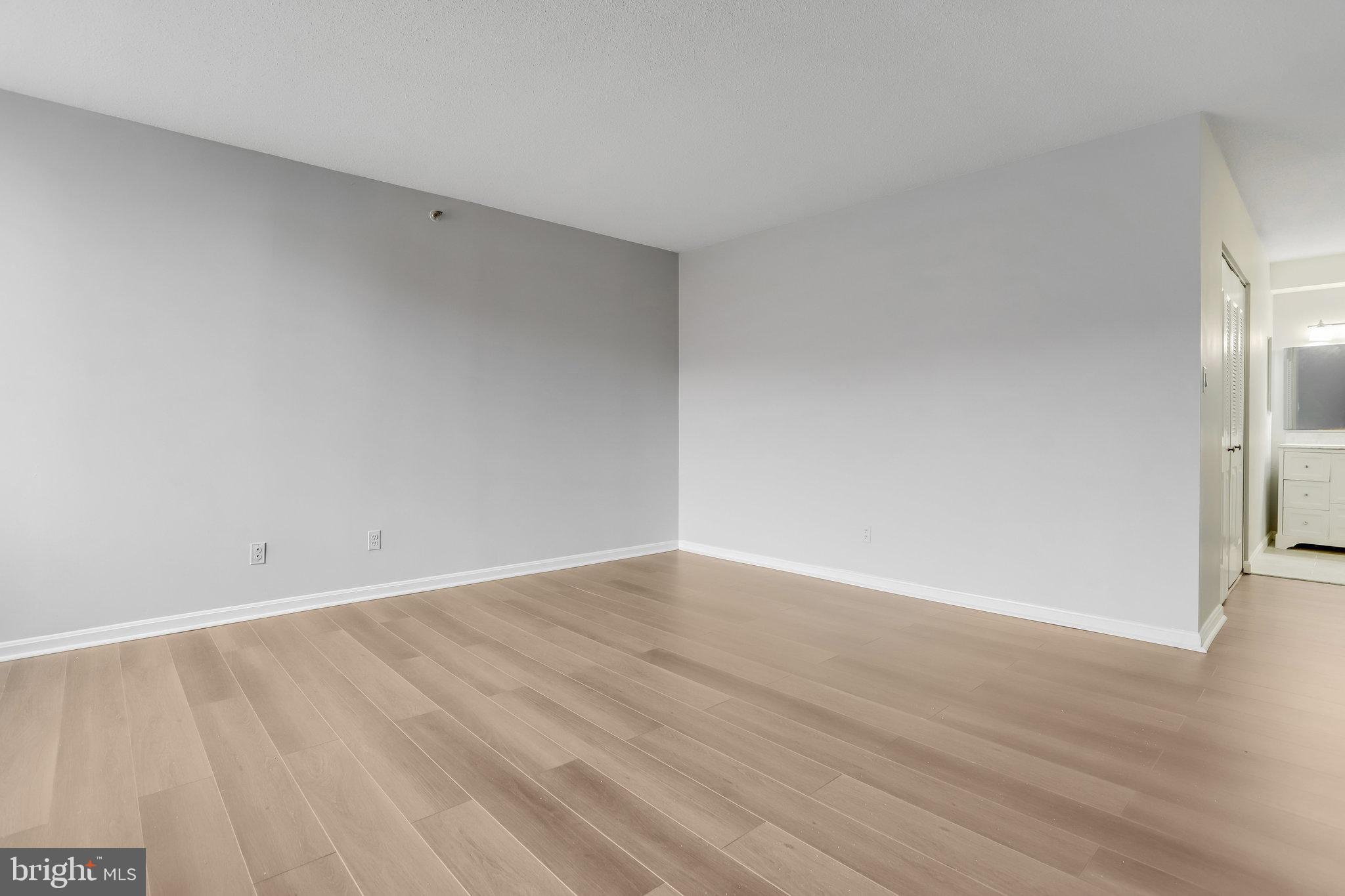 3713 S George Mason Dr #812w