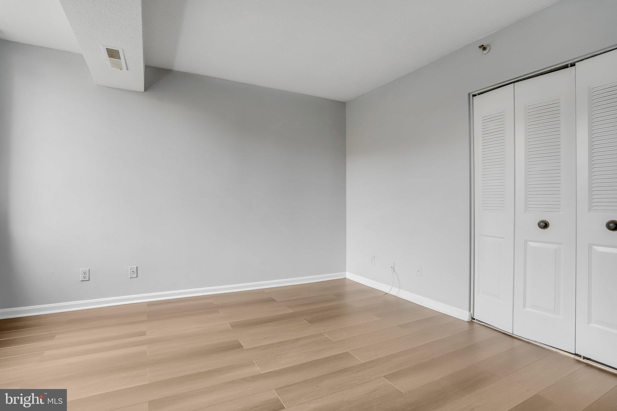 3713 S George Mason Dr #812w