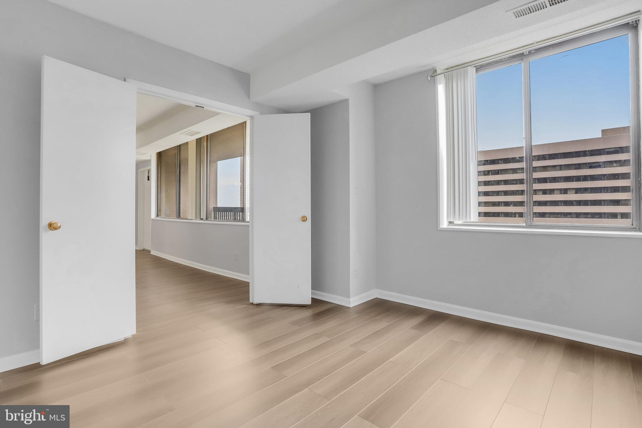 3713 S George Mason Dr #812w