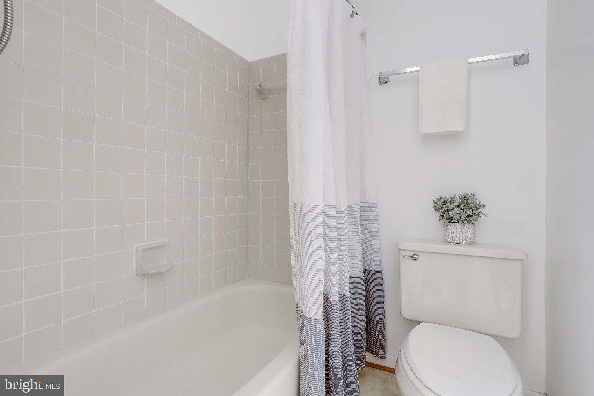 6923-C Mary Caroline Cir