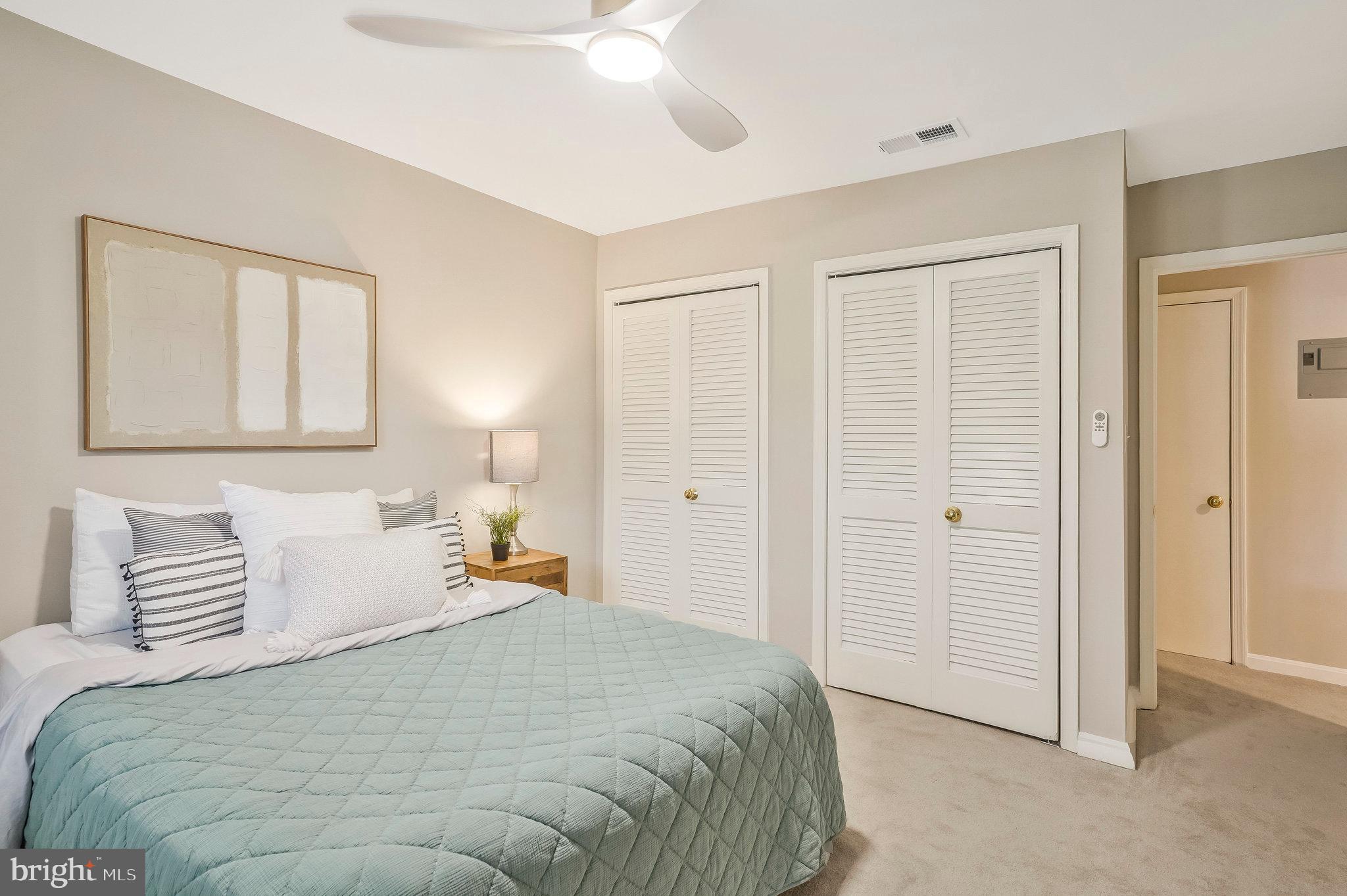 5902-H Surrey Hill Pl #706
