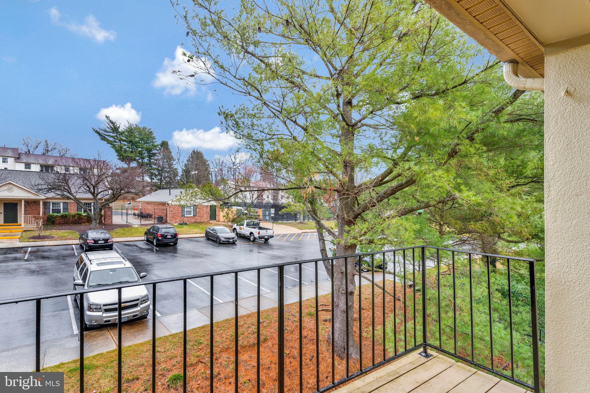 5902-H Surrey Hill Pl #706