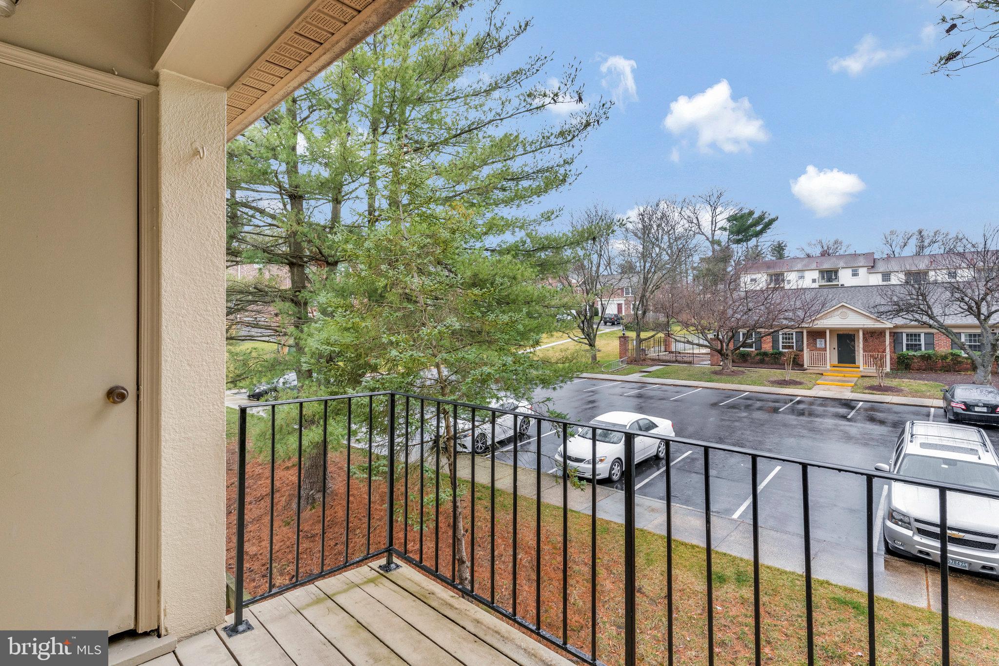5902-H Surrey Hill Pl #706