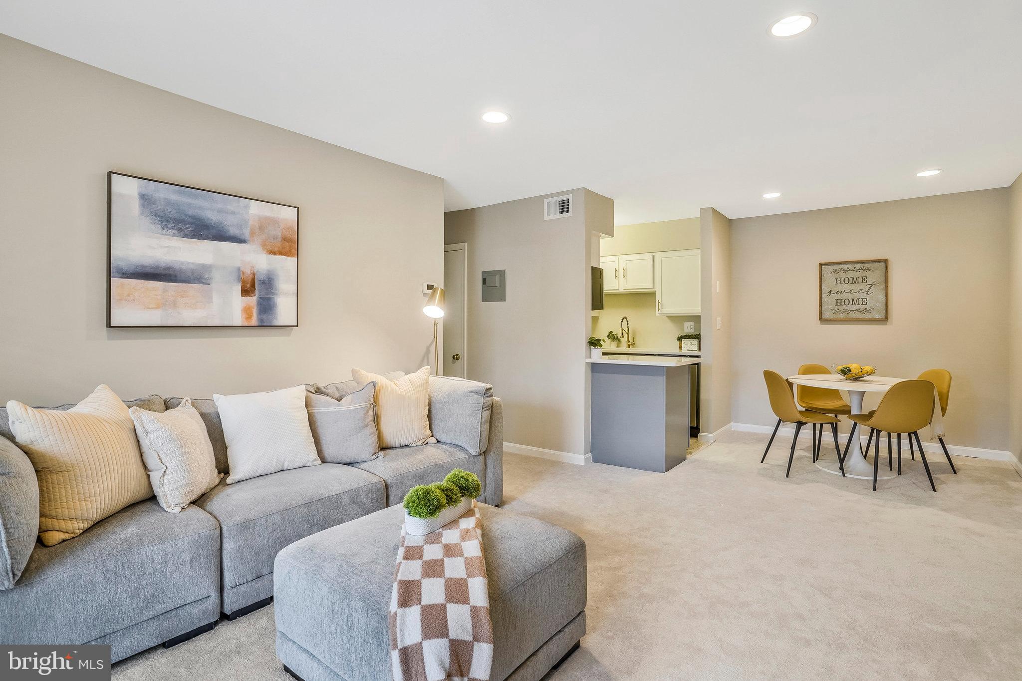 5902-H Surrey Hill Pl #706