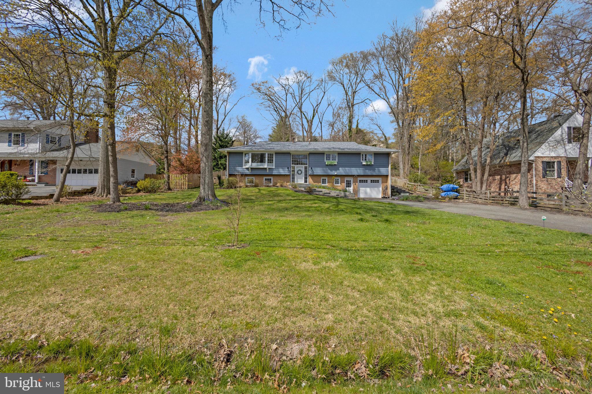3113 Woodland Ln
