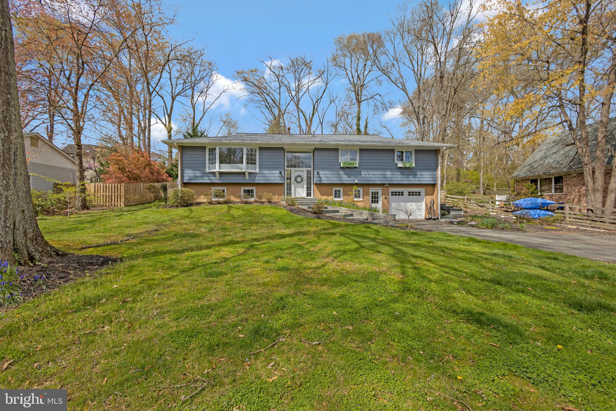 3113 Woodland Ln