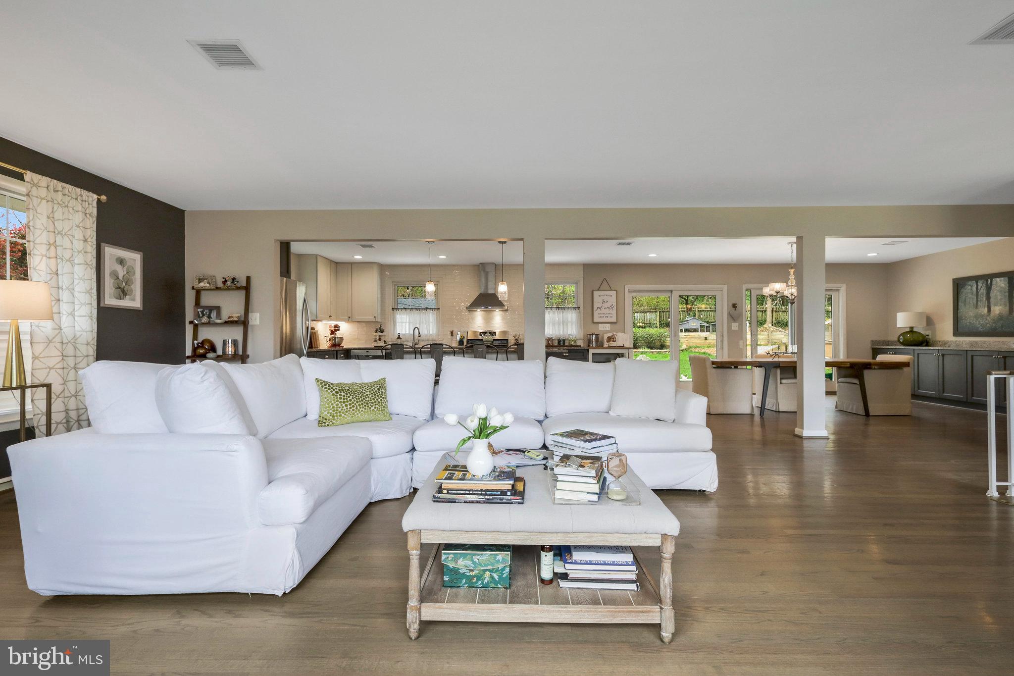 3113 Woodland Ln