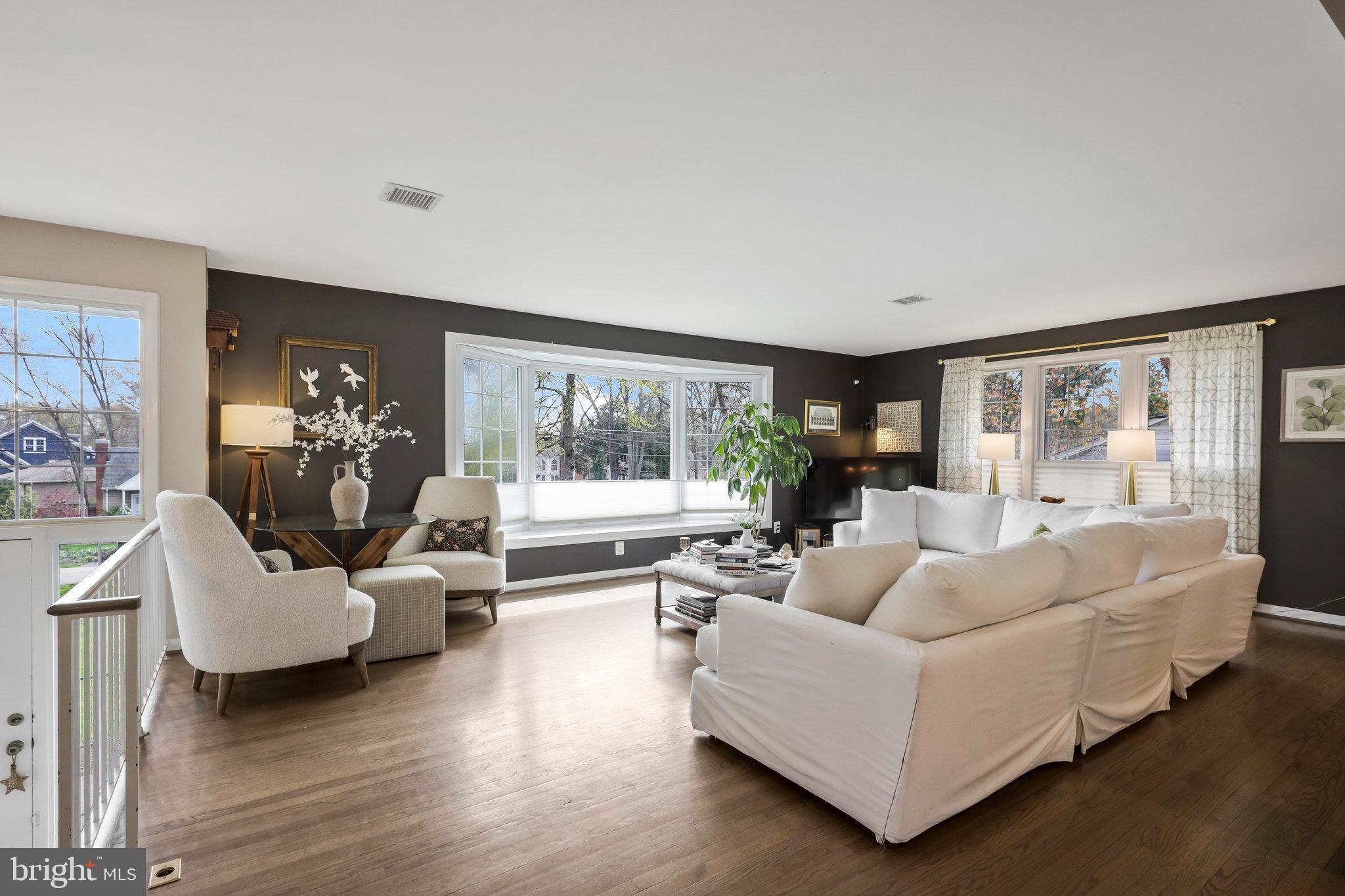 3113 Woodland Ln