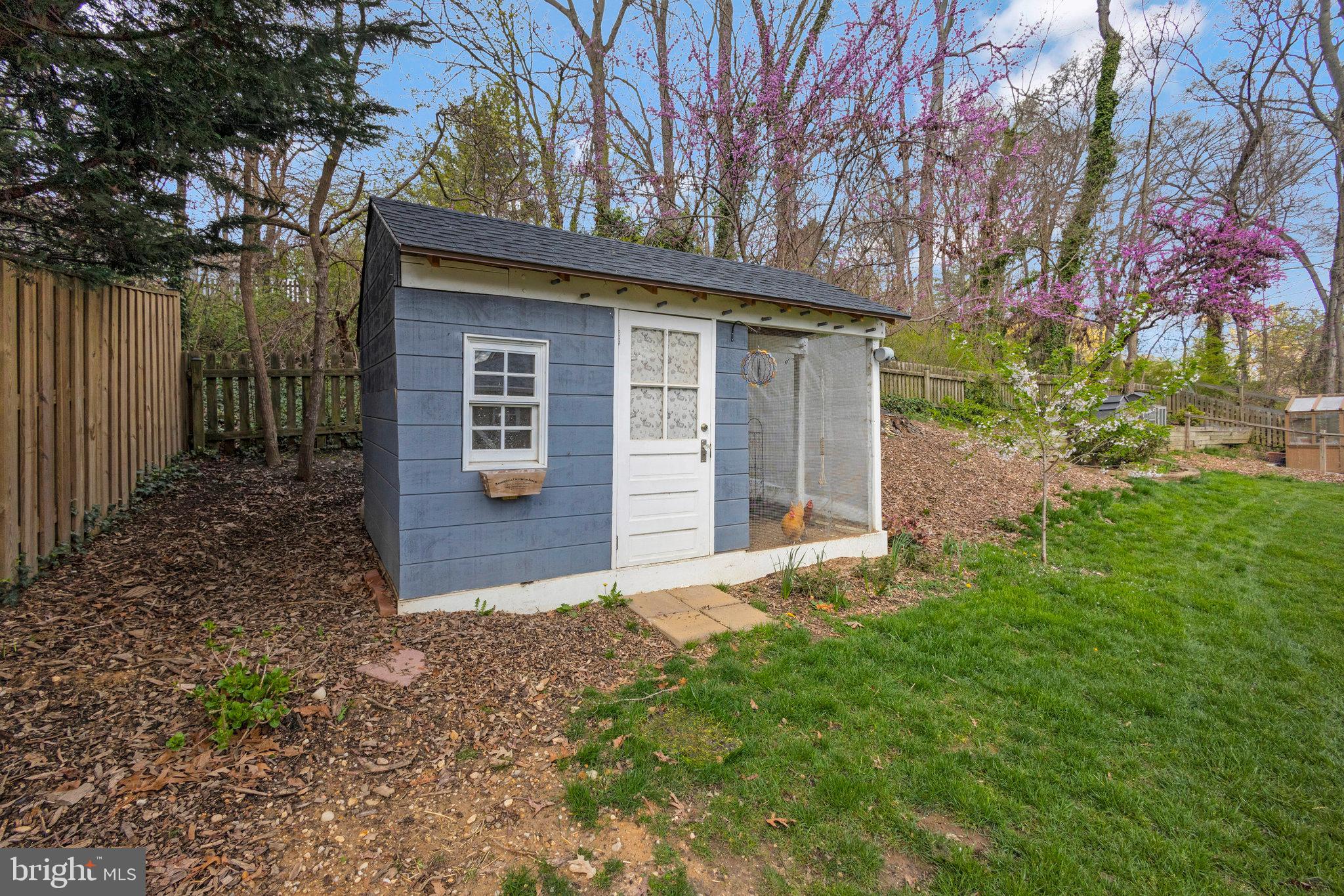 3113 Woodland Ln