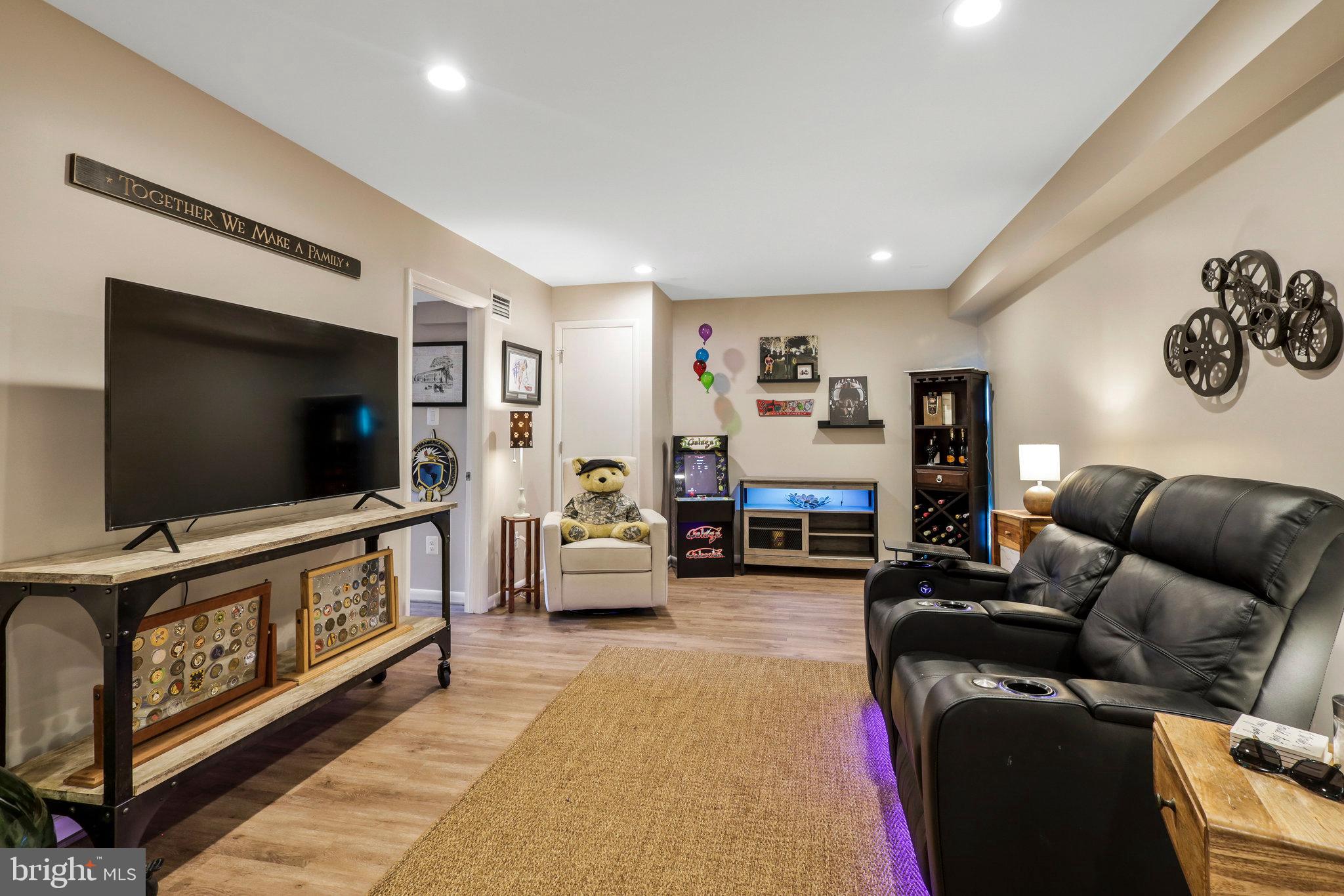 3113 Woodland Ln