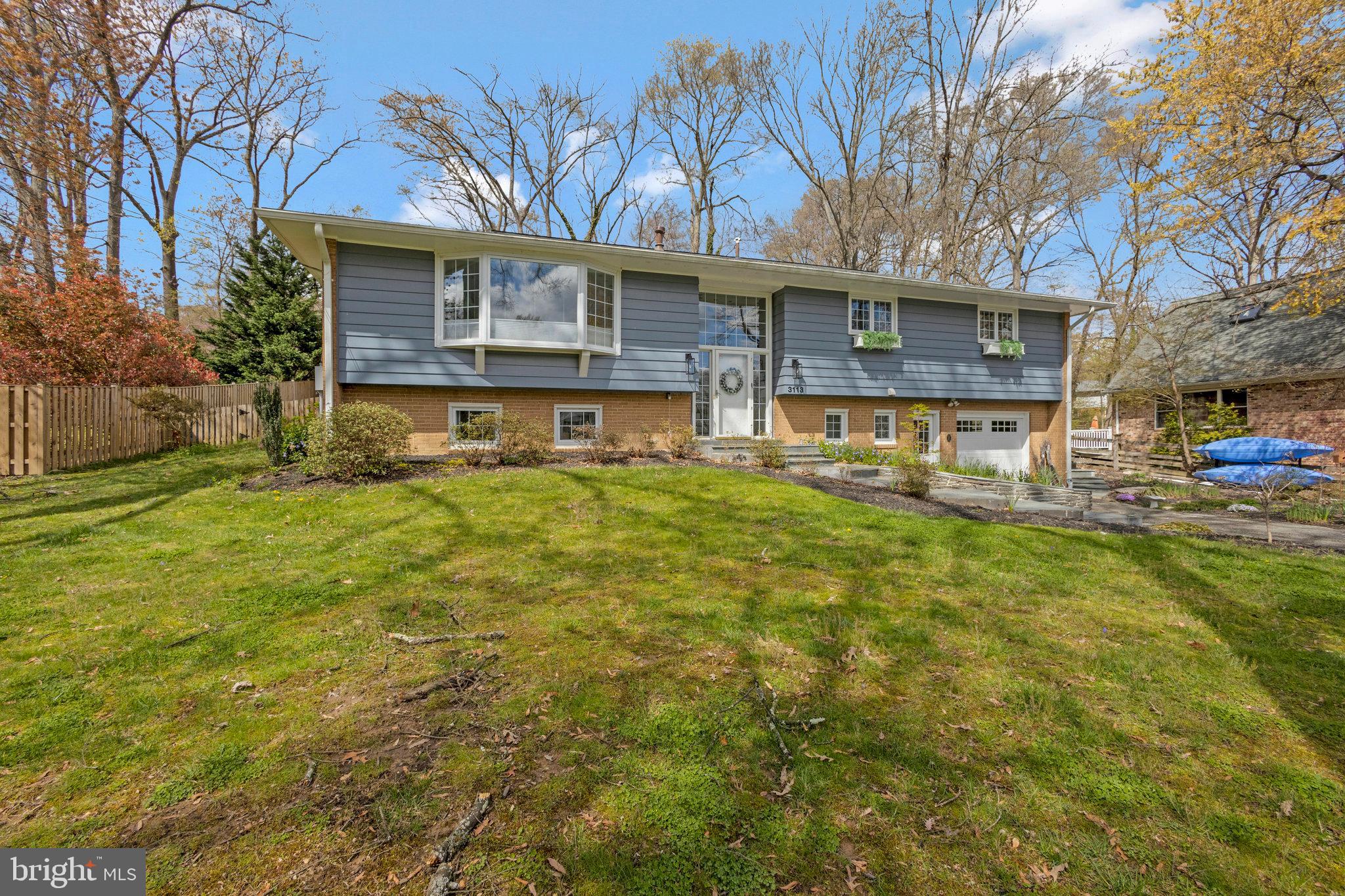 3113 Woodland Ln