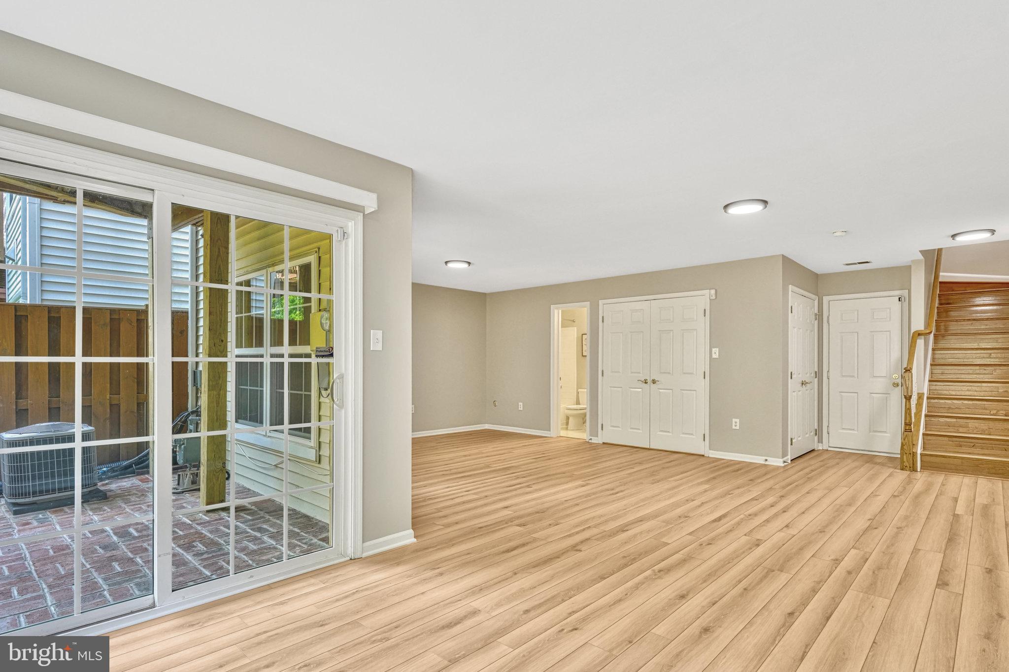 7319 Hampton Manor Pl