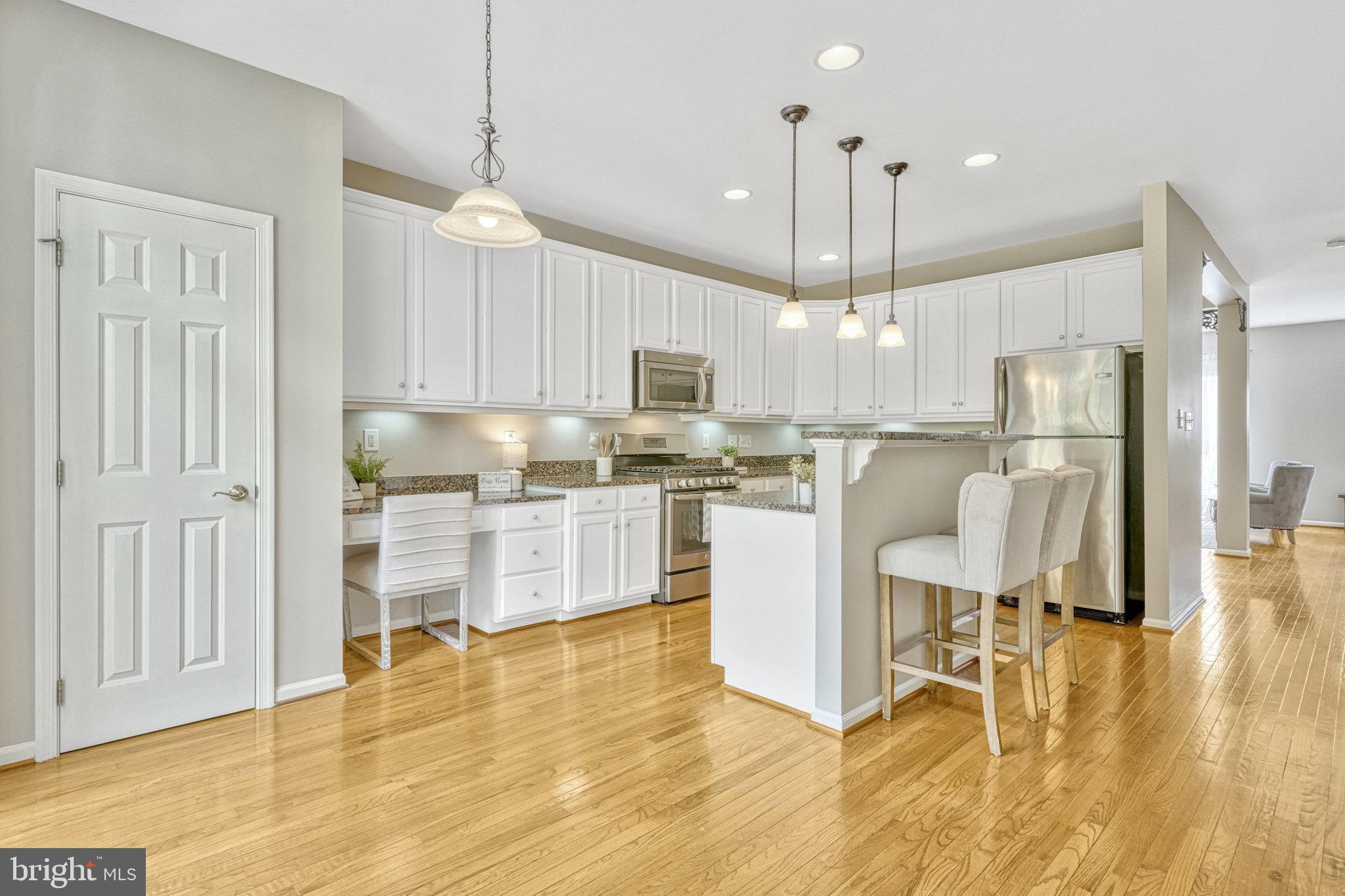 7319 Hampton Manor Pl