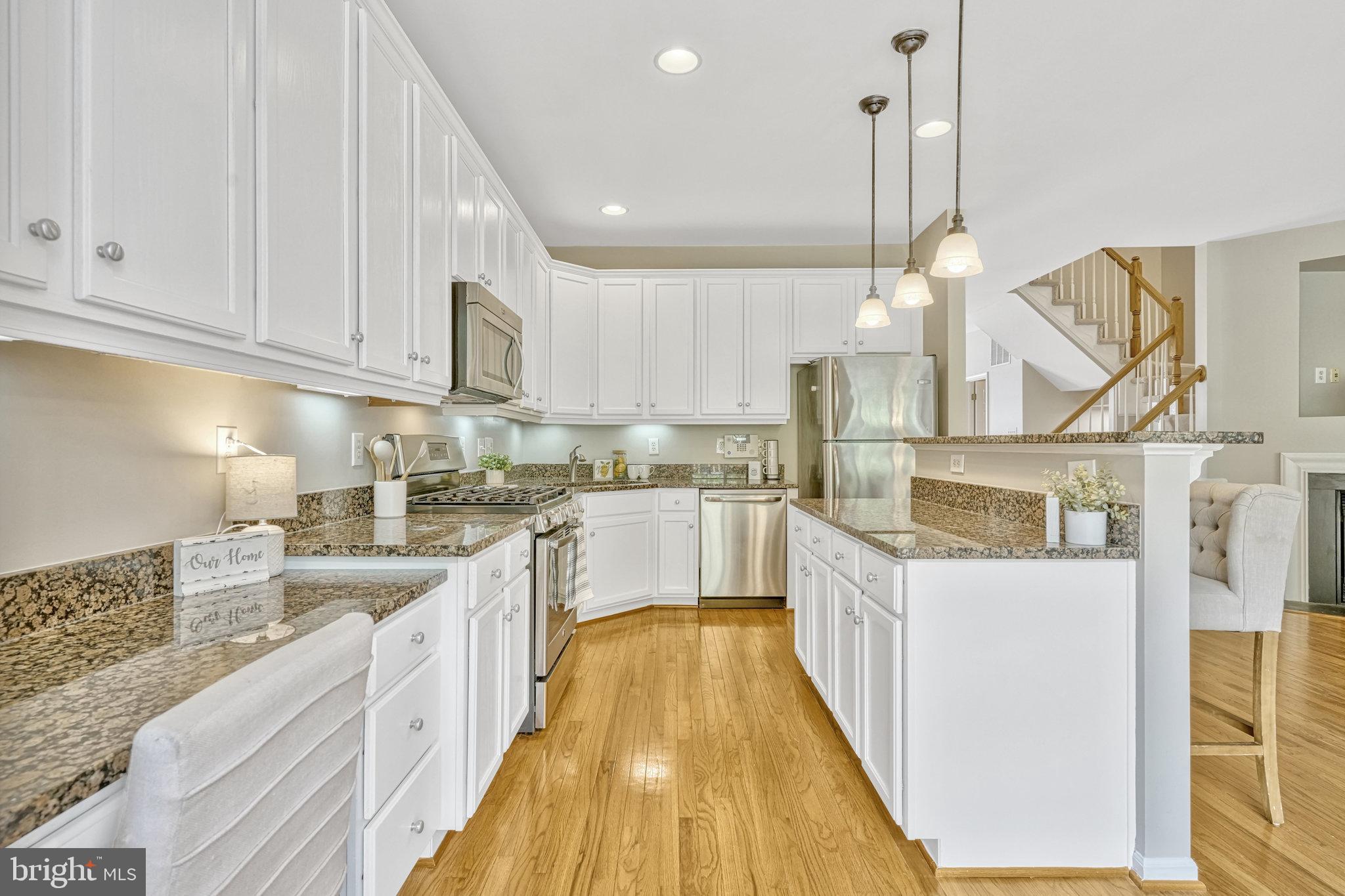 7319 Hampton Manor Pl