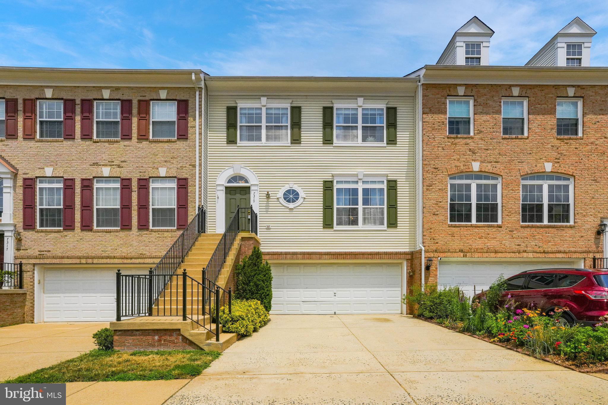 7319 Hampton Manor Pl