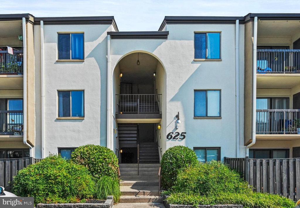 625 Center St #T3