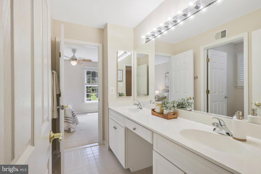 10254 Lindsey Meadow Ct