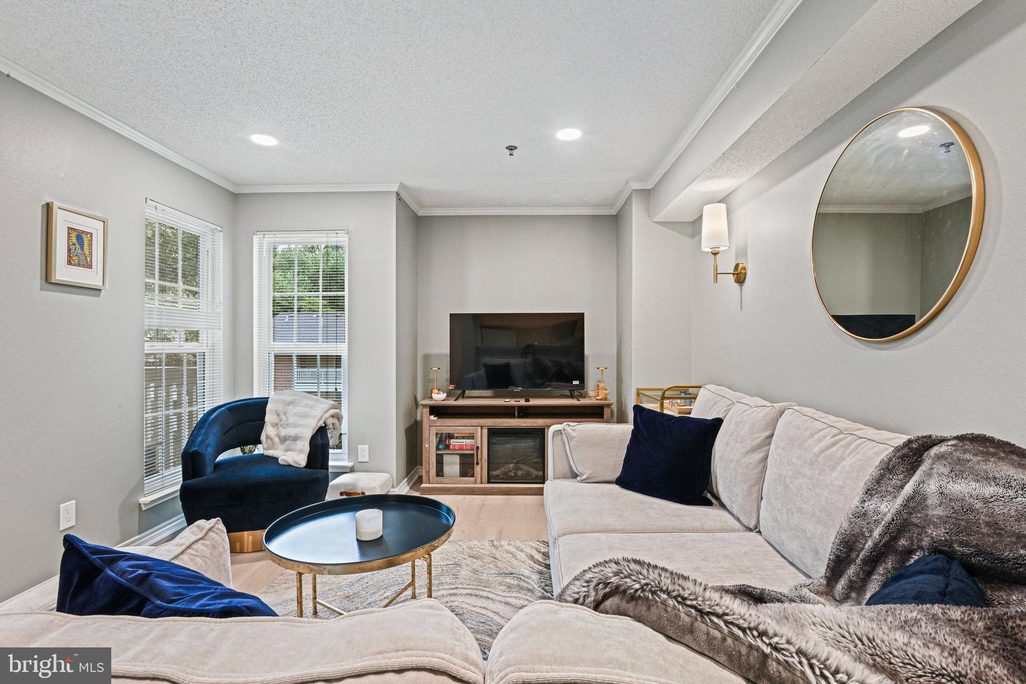 1504 LINCOLN WAY #209