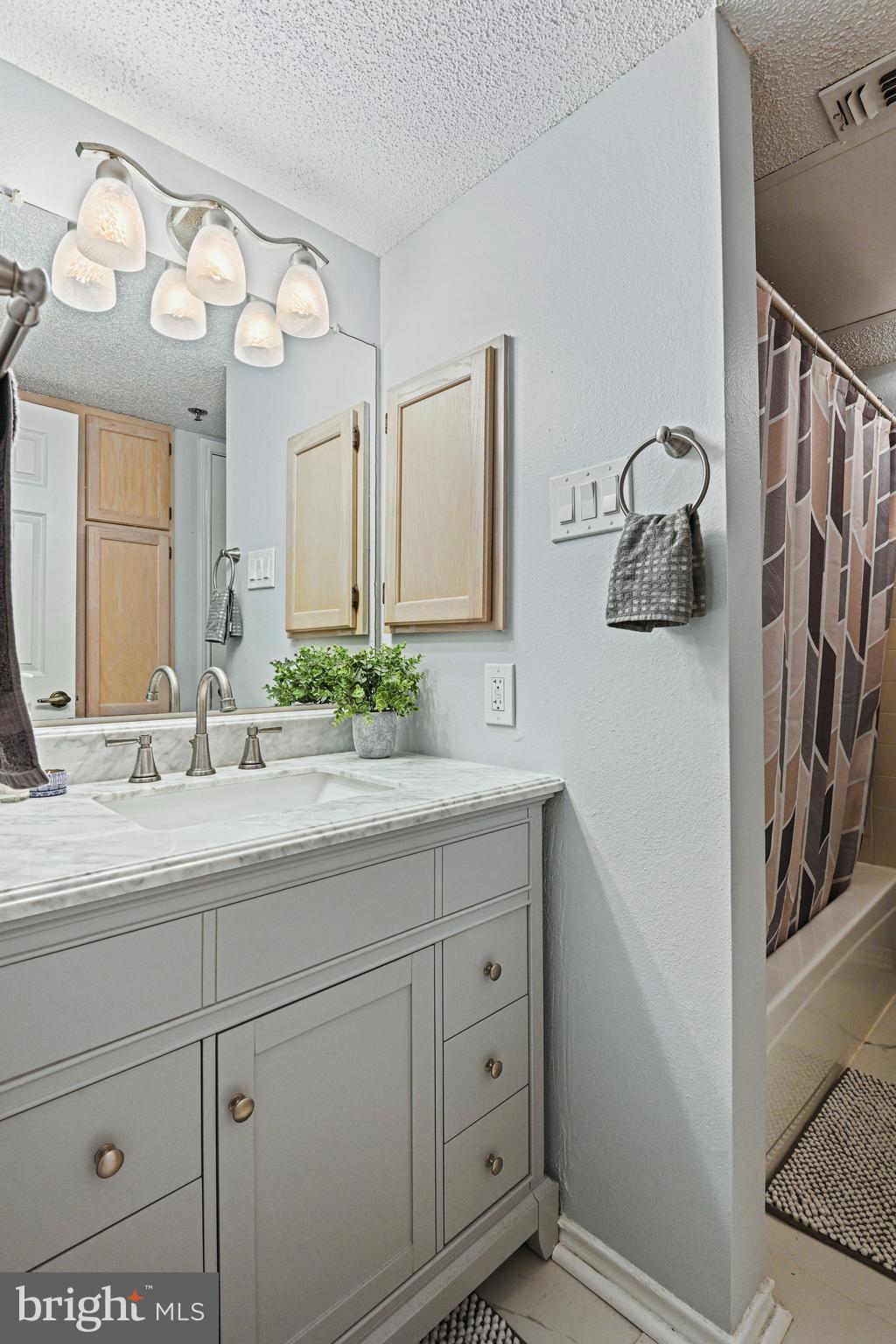 1504 LINCOLN WAY #209