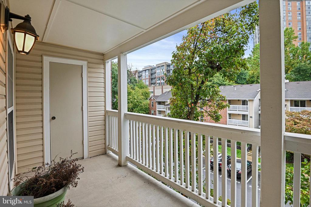 1504 LINCOLN WAY #209