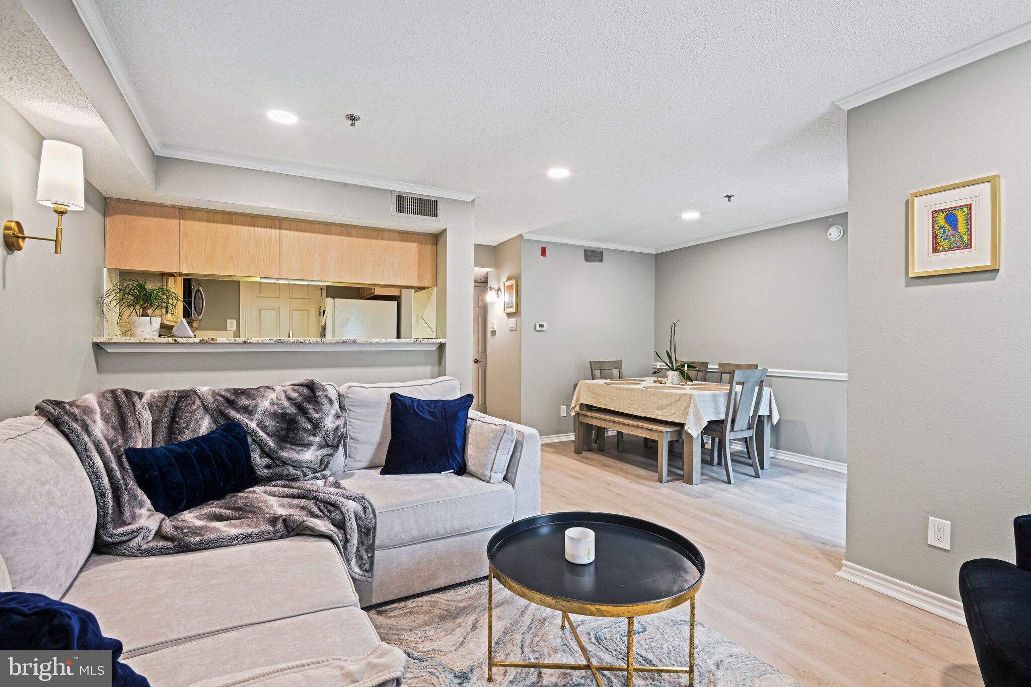 1504 LINCOLN WAY #209
