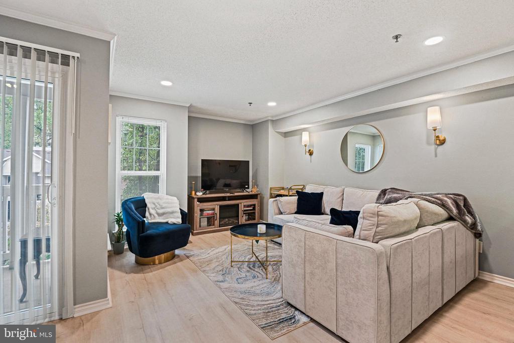 1504 LINCOLN WAY #209