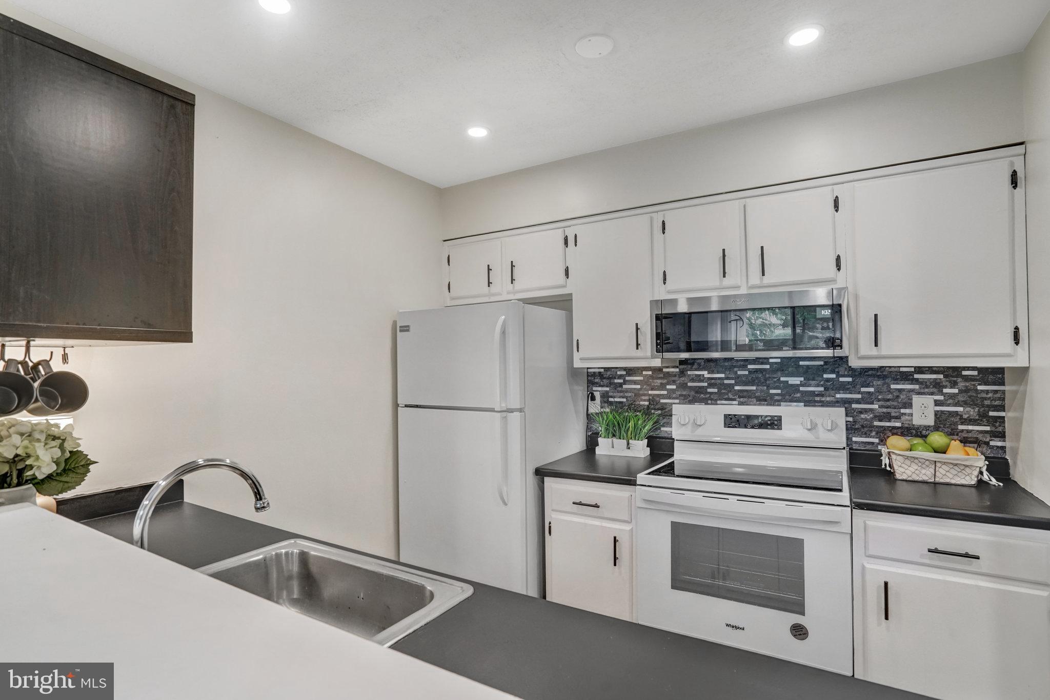 3803 el Camino Pl #27