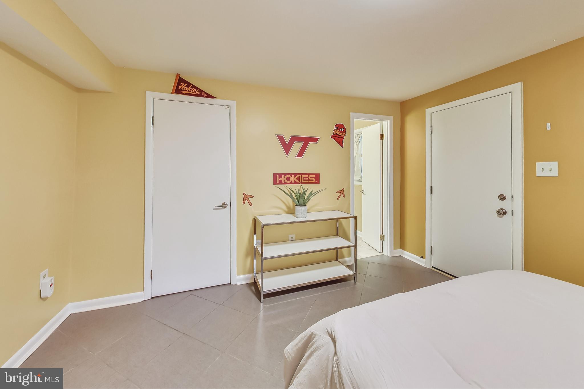 6816 Mayo Ct