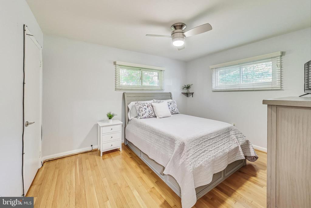 6816 Mayo Ct