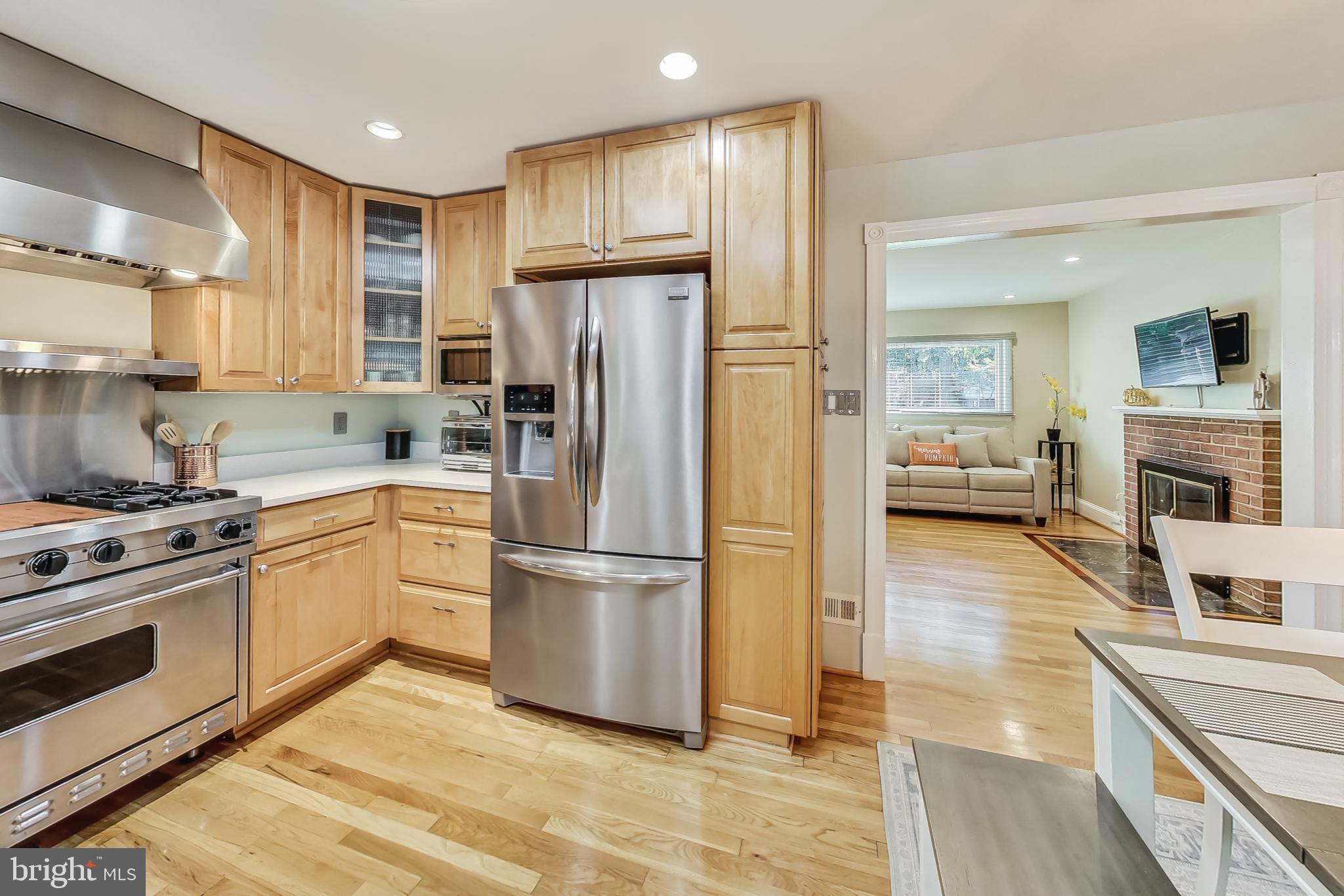 6816 Mayo Ct