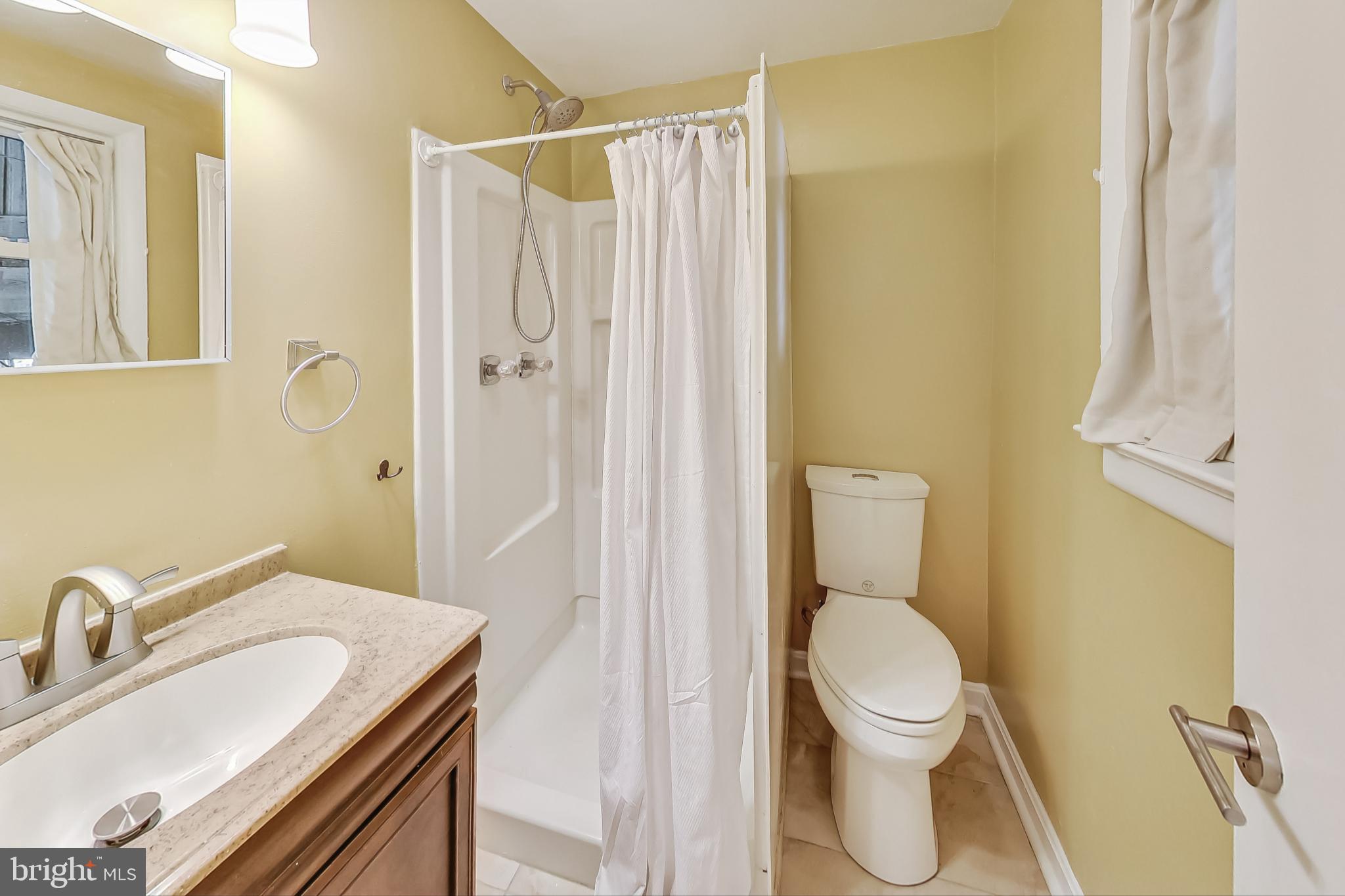 6816 Mayo Ct