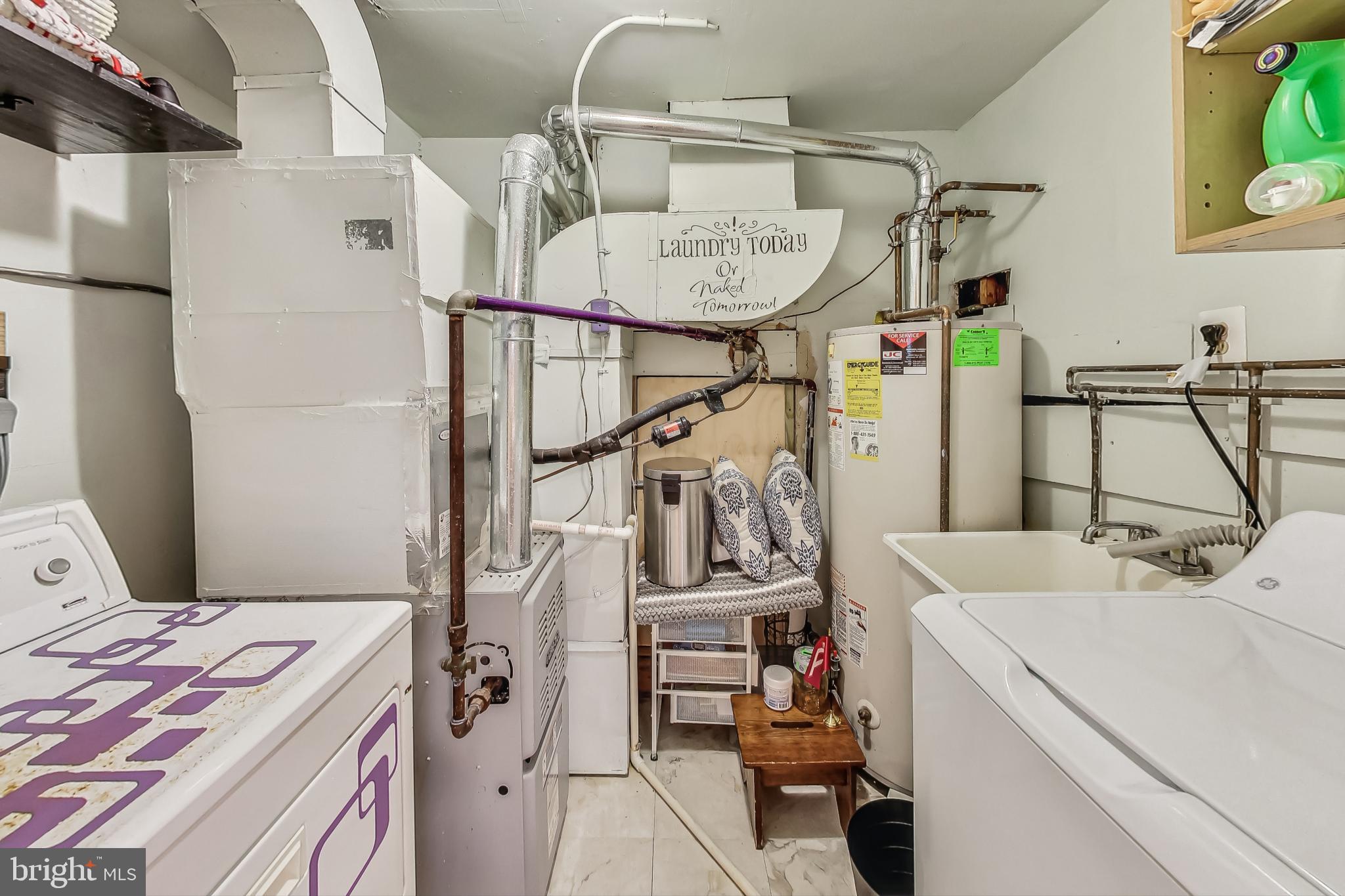 6816 Mayo Ct