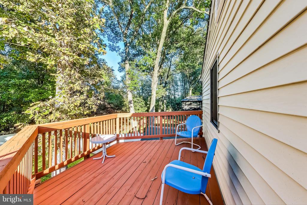 6816 Mayo Ct