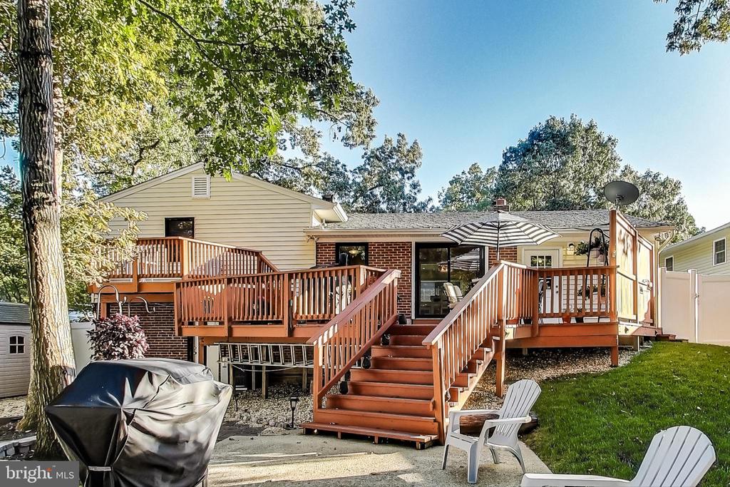 6816 Mayo Ct