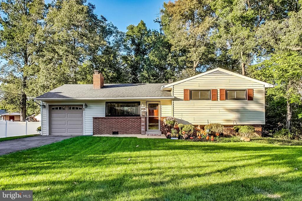 6816 Mayo Ct